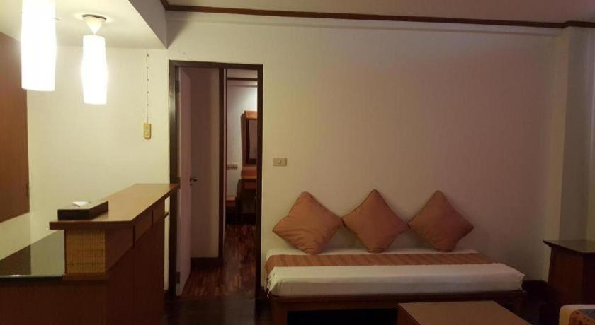 Dusit Hotel Саконнакхон Экстерьер фото