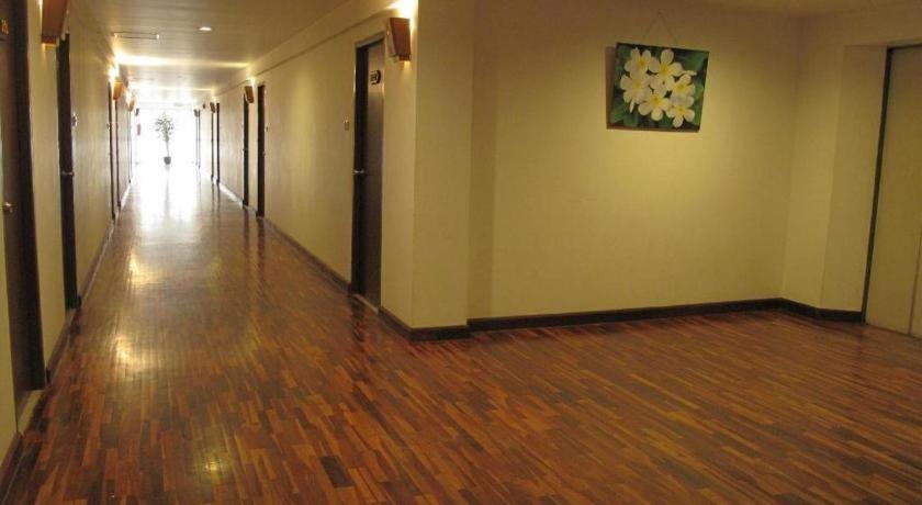 Dusit Hotel Саконнакхон Экстерьер фото